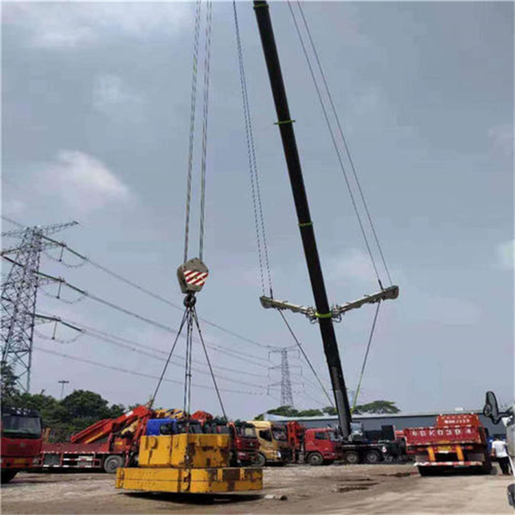 万城镇风电设备吊装