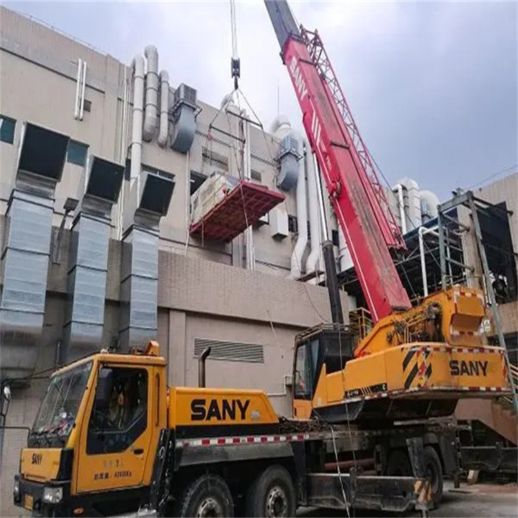 万城镇一百吨吊车吊臂多长